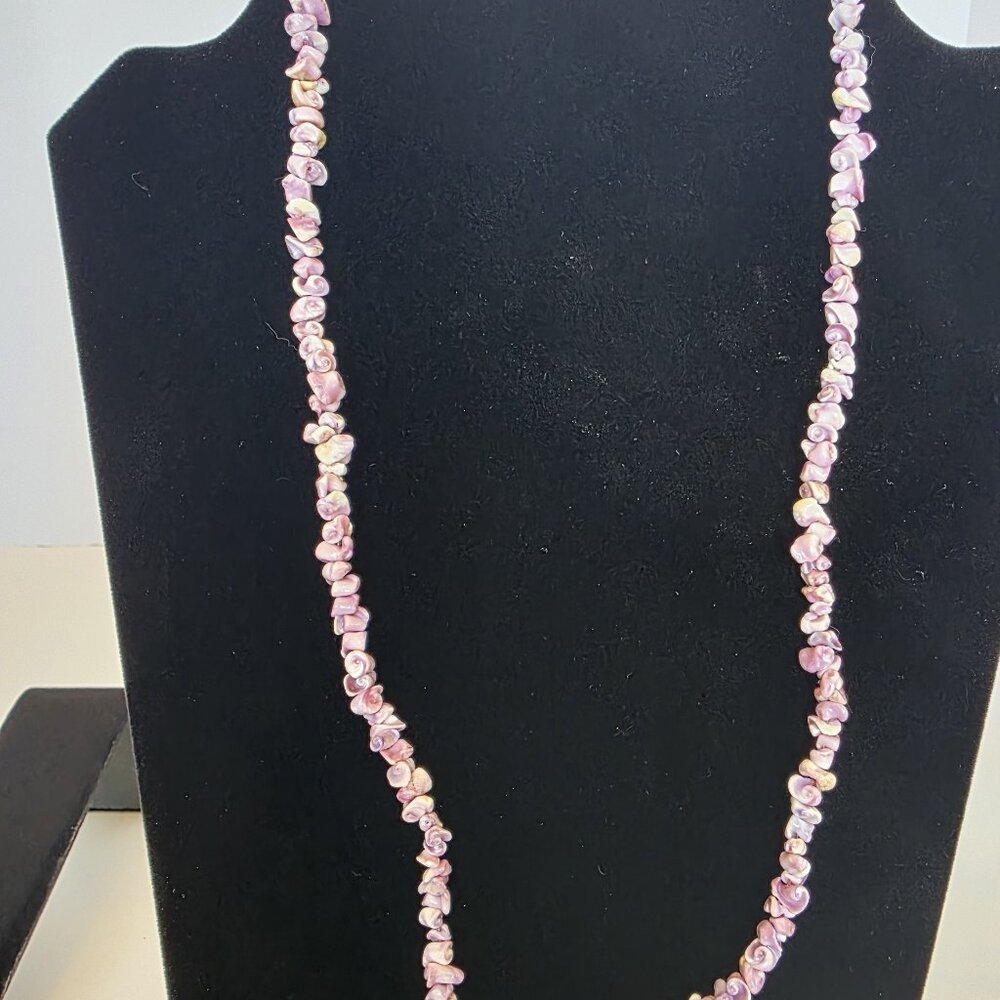 Vintage 1970s Lavender Shell Necklace Screw Clasp Statement Piece